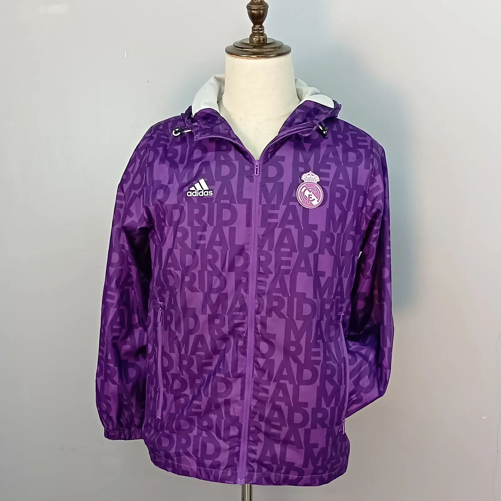 美品】 adidas アディダス M サイズ ウィンドブレーカー レアル