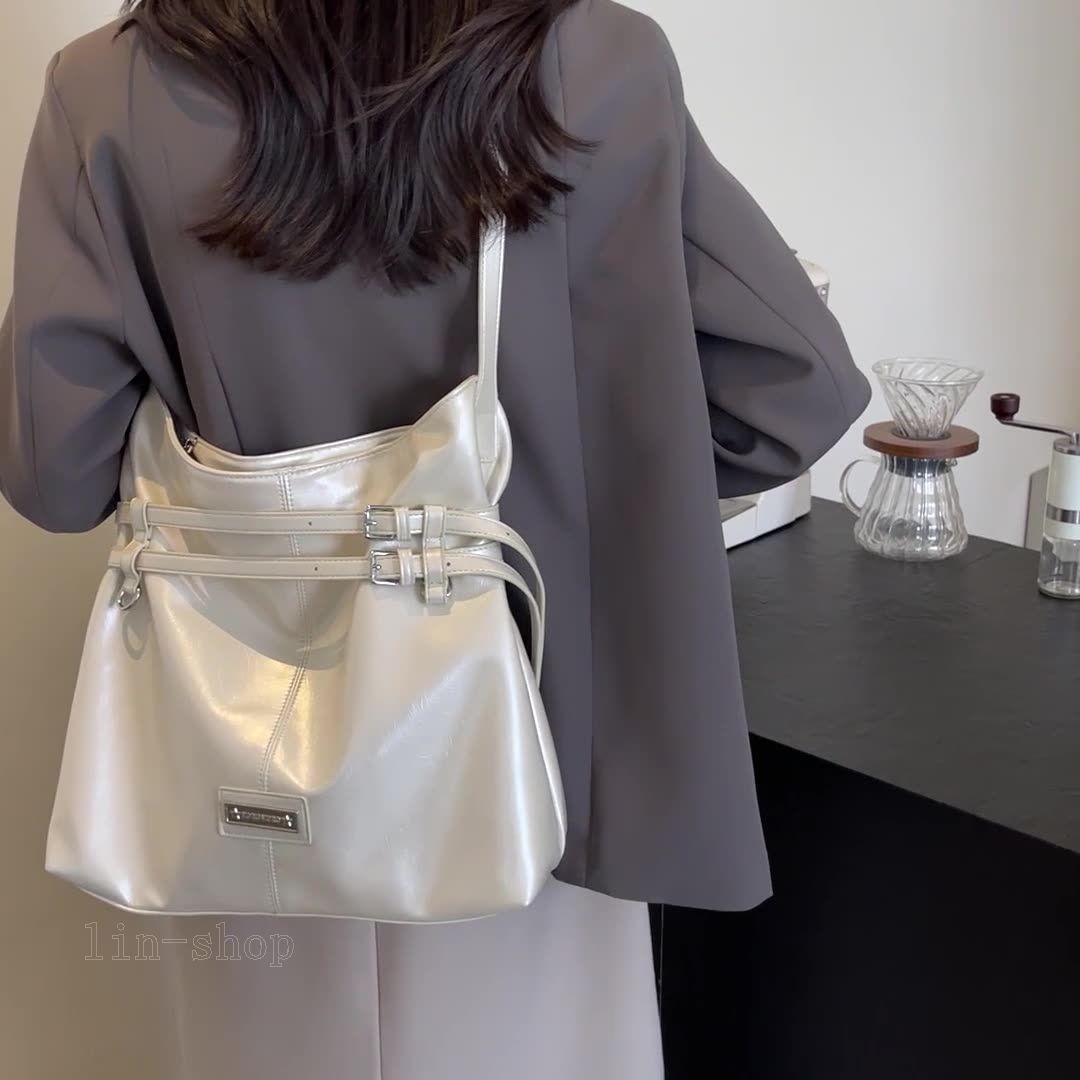 バッグ レディース トートバッグ ショルダーバッグ A4 2way 光沢 ベルト 大容量バッグ 軽い オフィス ホワイト シルバー ブラック レッド 0533