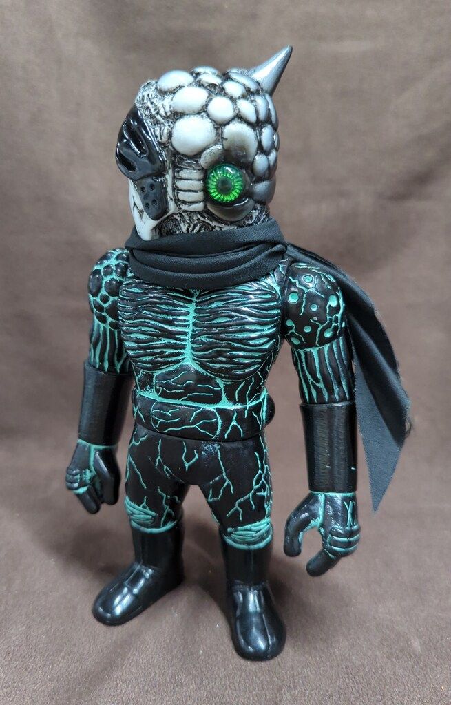 REALHEAD リアルヘッド カオスマン1号(黒成型/ボディ汚し塗装/頭/赤