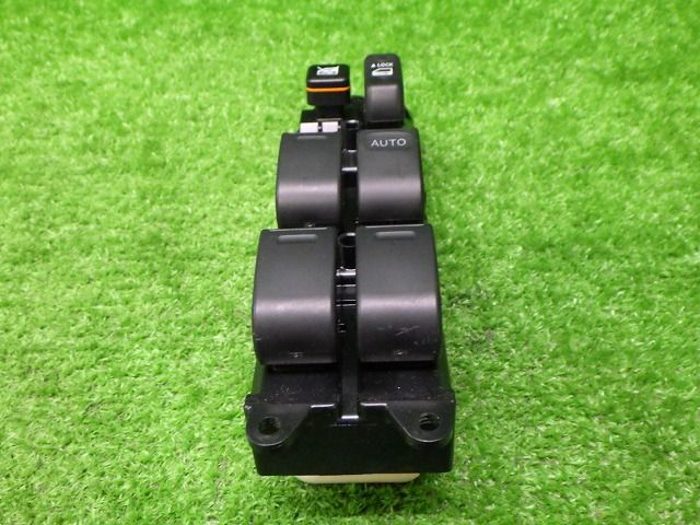 トヨタ　NCP50/55/59　サクシード　純正　パワーウィンドウスイッチ　84820-52131　2003年　250220046