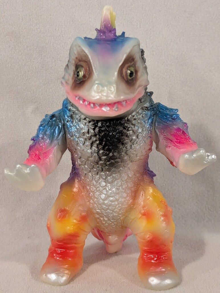 ヤモマーク 大怪獣シリーズ カネゴン蓄光ブロッパス塗装版