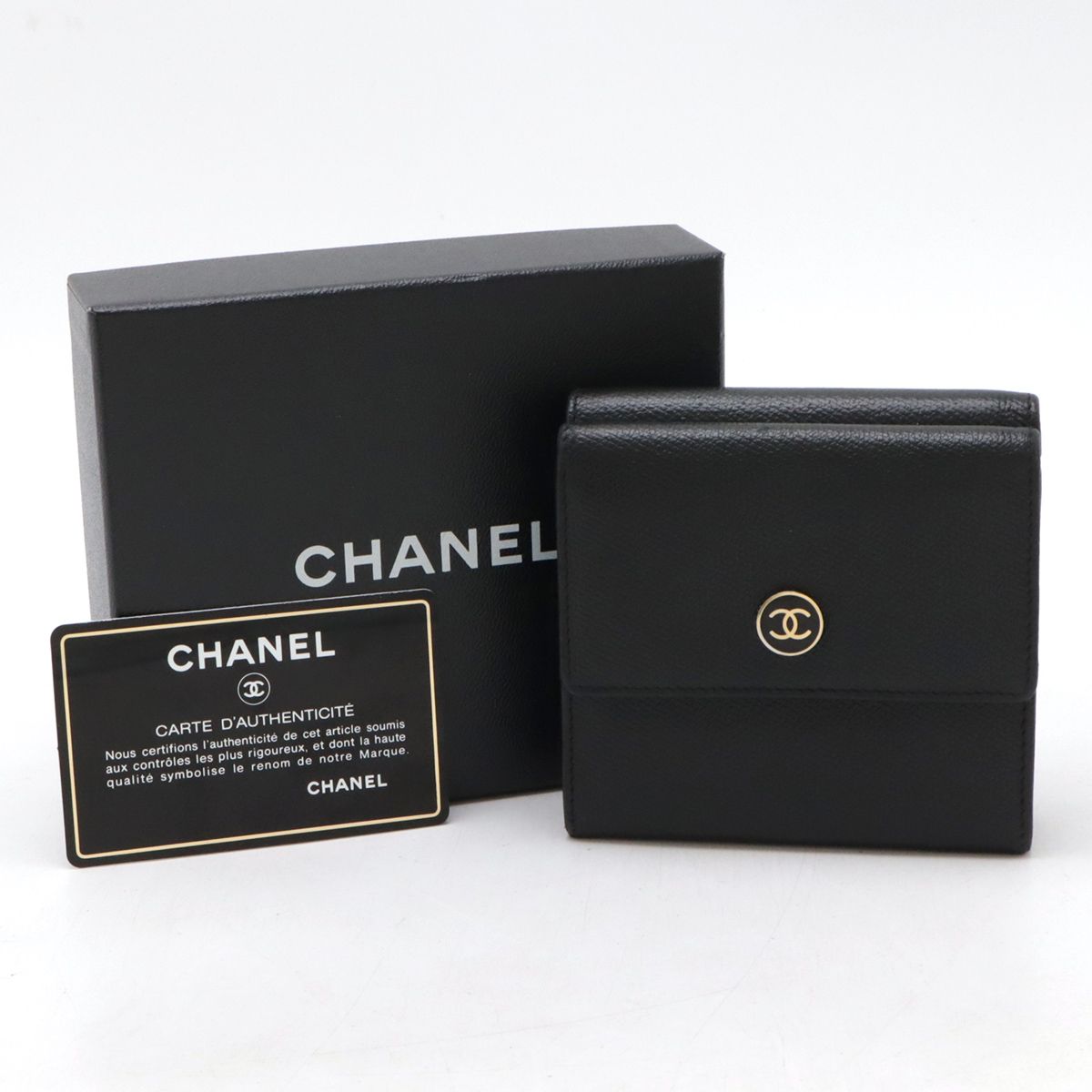 CHANEL ココボタン　ゴールドレザー三つ折り財布 CHANEL ココボタン ゴールドレザー三つ折り財布