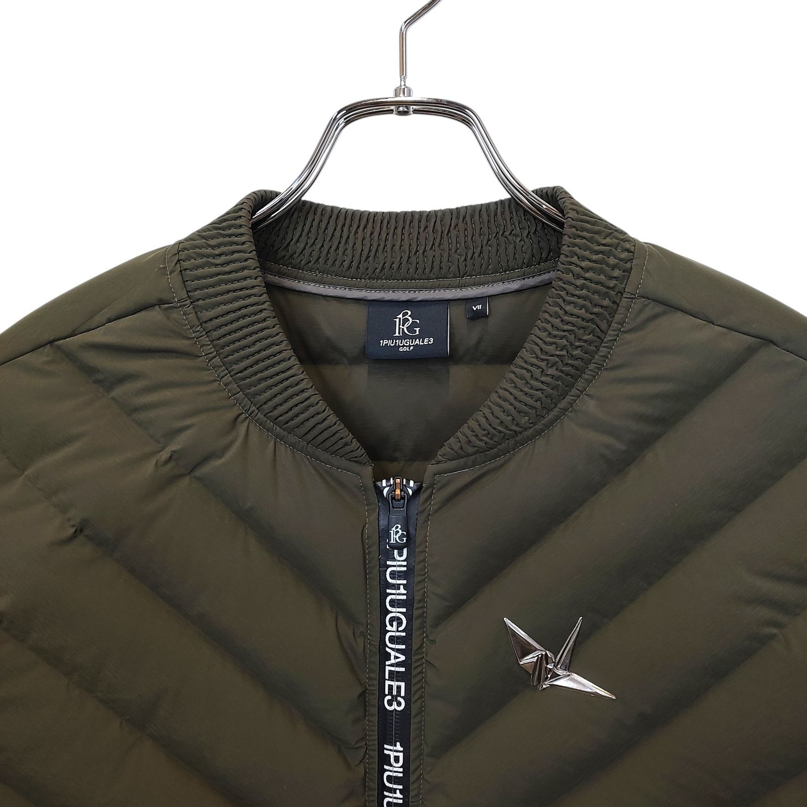 【1PIU1UGUALE3 GOLF】極美品✨ダウンジャケット ロゴ カーキ Ⅶ 1PIU1UGUALE3 GOLF極美品✨ダウンジャケット ロゴ カーキ Ⅶ