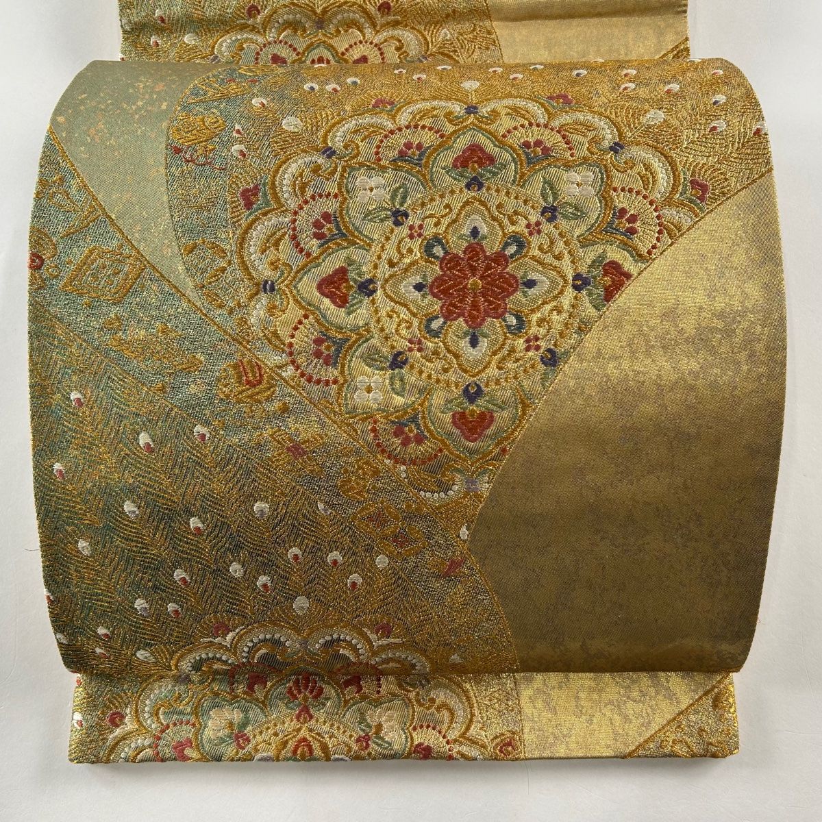 ［六通］　袋帯　中古品　皇金漆宝箔　456cm O-380 袋帯 美品 秀品 華文 宝尽くし 金糸 箔 金色 六通 正絹 【中古