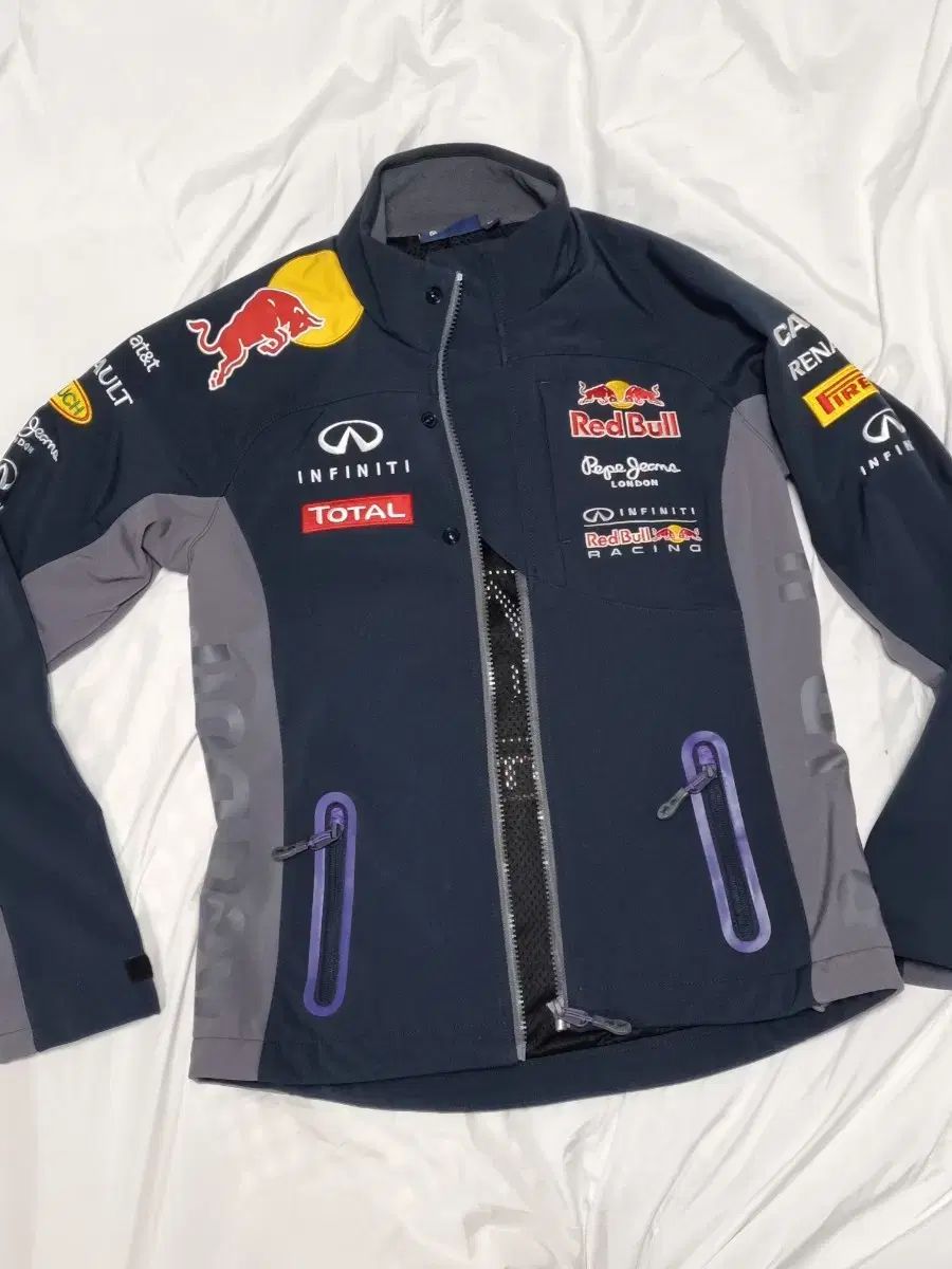 Redbull racing jacket softshell レッドブル ジャケット