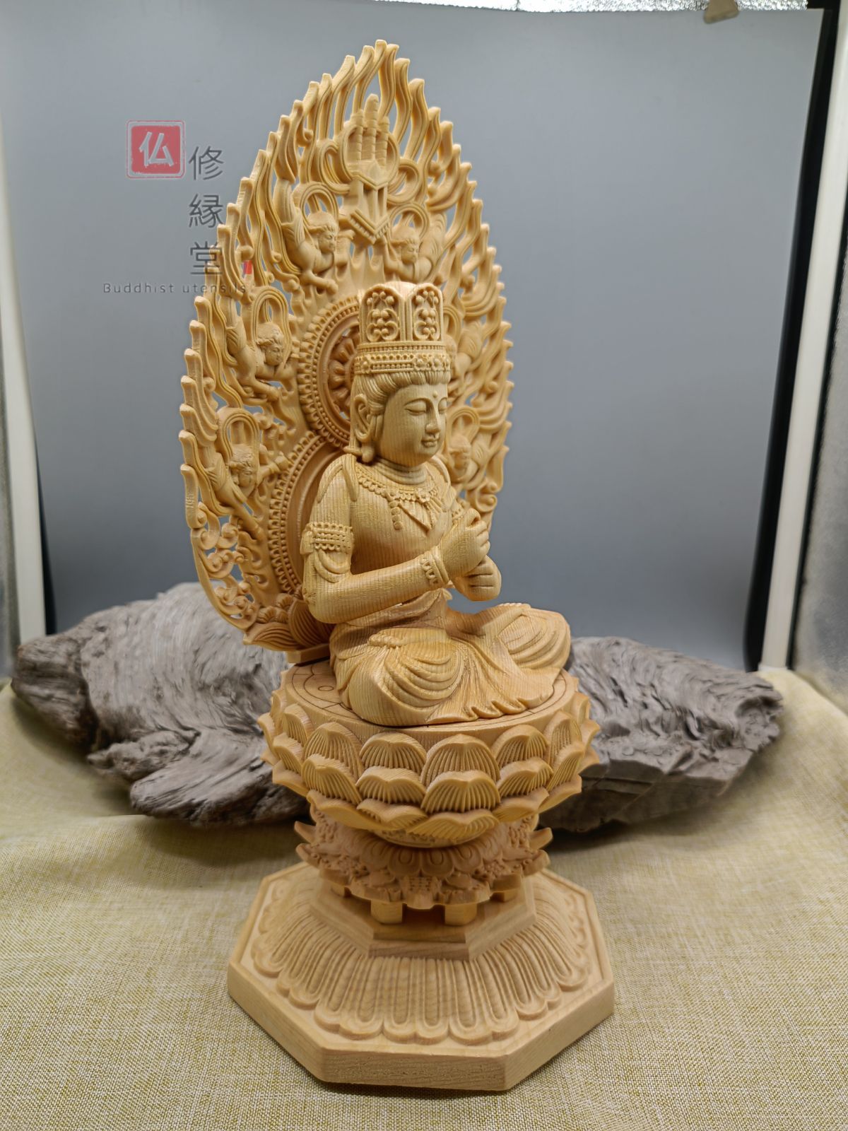 修縁堂木彫仏像 薬師如来座像 薬師仏 彫刻 一彫 天然木檜 【