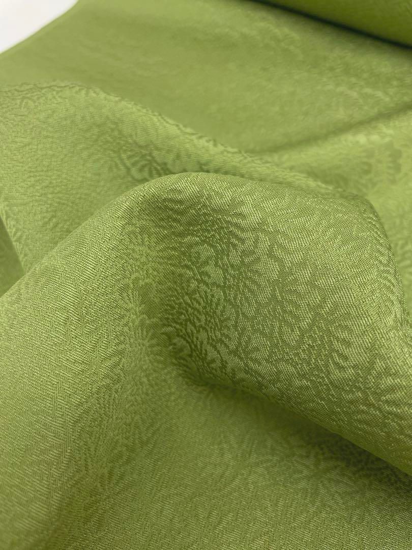 色無地 紋意匠 堅牢染 加賀彩り 八掛付き 草色 正絹 反物 - メルカリ