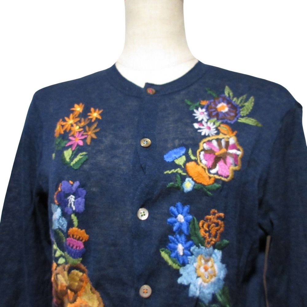未使用 45R フォーティファイブアール 花刺繍 ギマニットカーディガン 美品 45R フォーティファイブアール 花刺繍 クルーネック
