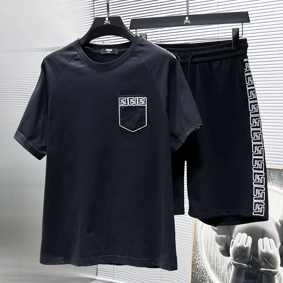 フェンディ Tシャツ ショートパンツ スーツ 上下 セット ブラック 