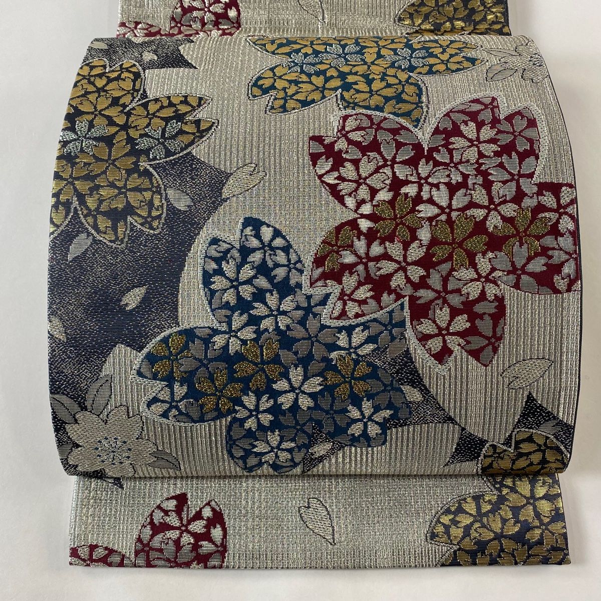 袋帯 美品 秀品 桜 花びら 金銀糸 箔 銀色 六通 正絹 【中古