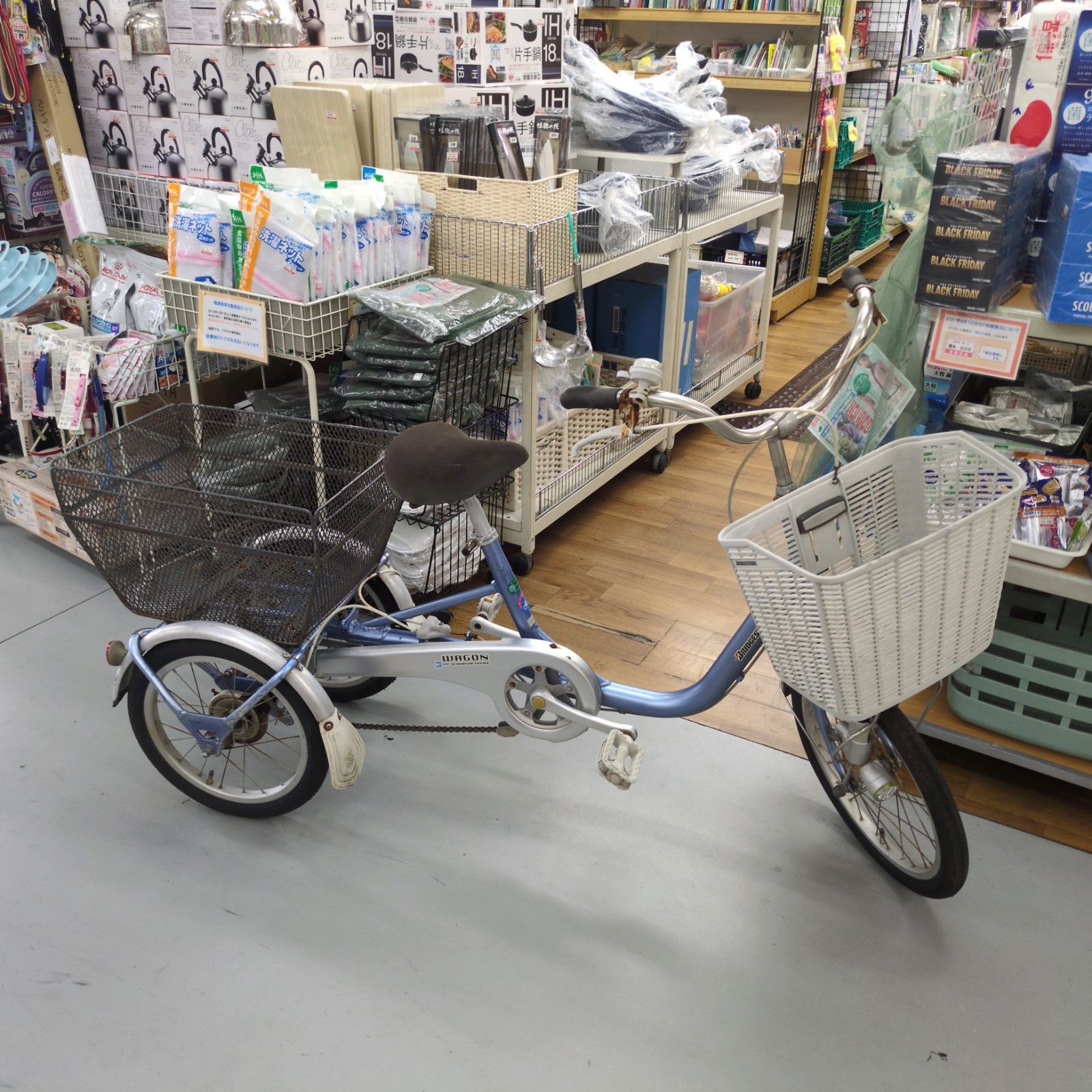 J554 ★サビキズ使用感★三輪自転車★BRIDGESTONE★LEDダイナモ★前18+後16インチ J554 ☆サビキズ使用感☆三輪自転車☆BRIDGESTONE☆LEDダイナモ☆前18+