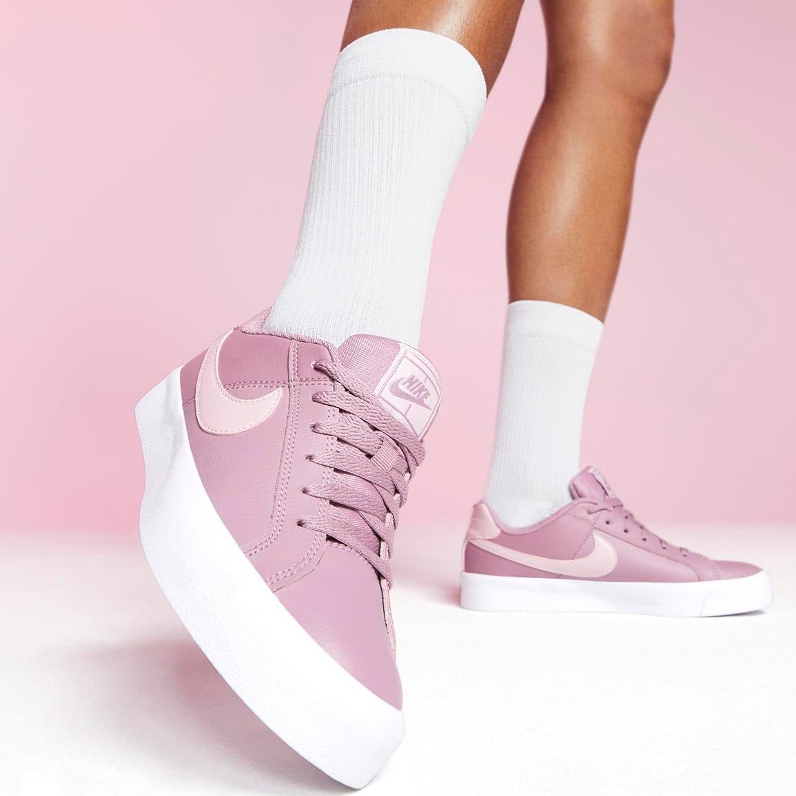 ナイキ] コート ロイヤル AC W COURT ROYALE AC ホワイト/スモーキー