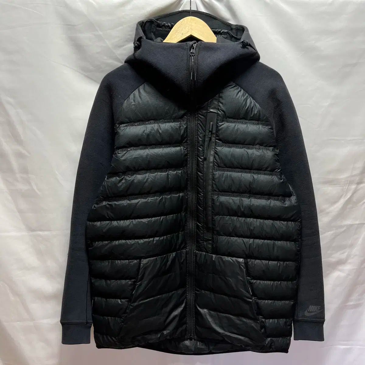 NIKE - ★新品　タグ付き★ NIKE ナイキ エアロロフト　ジャケット Lサイズ　黒 ☆新品 タグ付き☆ NIKE ナイキ エアロロフト ジャケット Lサイズ 黒