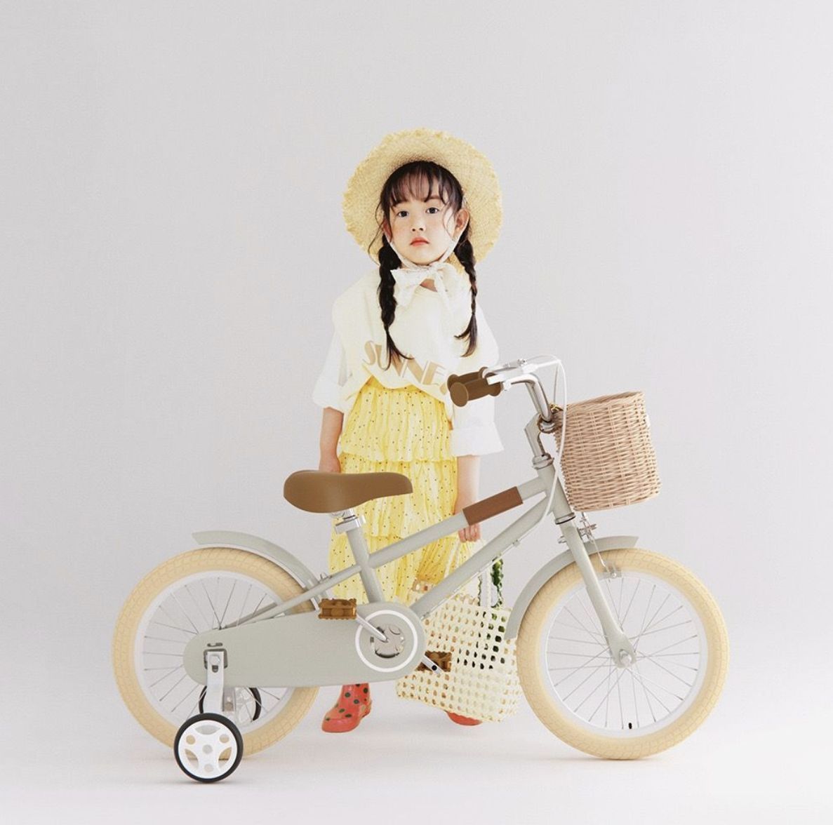 高品質 子供用自転車 誕生日プレゼント バランス感覚養成 キッズバイク 贈り物 高さ調節 24インチ ランニングバイク 補助輪付き カ