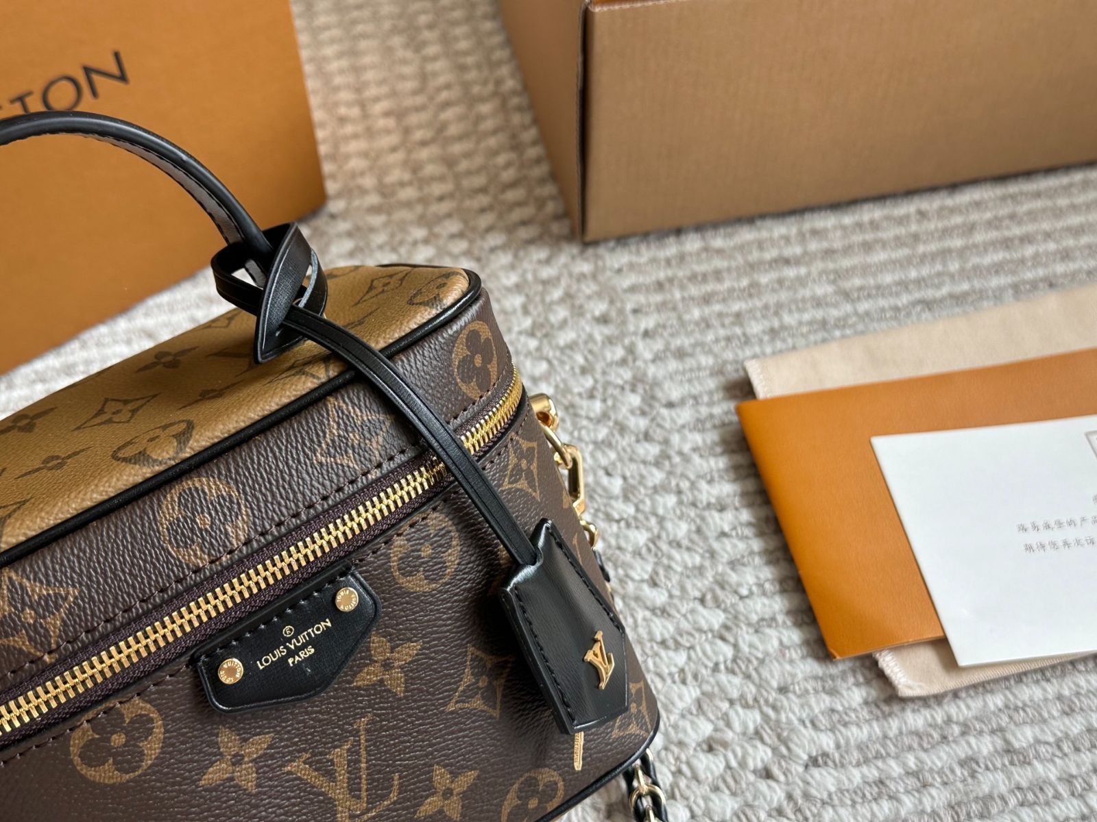 LOUIS VUITTON ルイヴィトン 箱 LOUIS VUITTON LV Gift Box Authentic ( With Minor Scratches