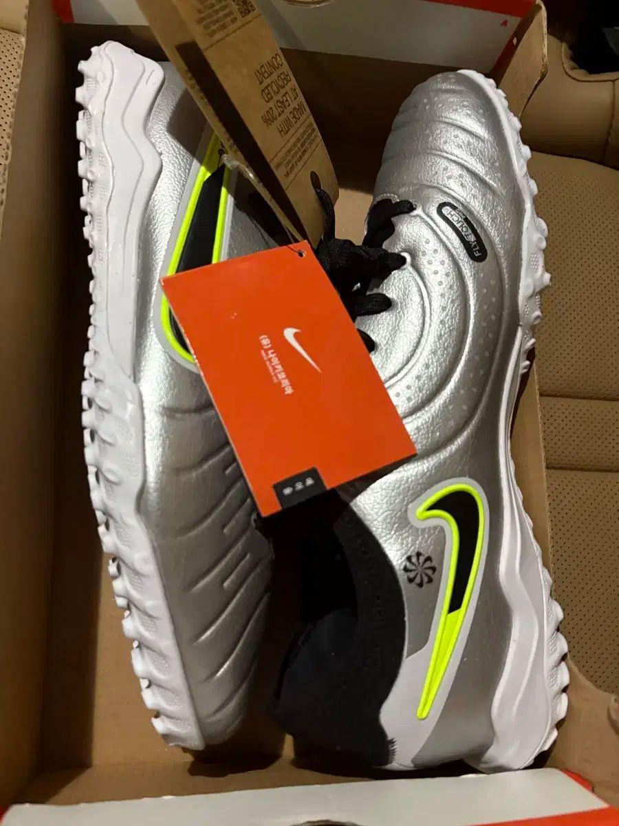 NIKE ナイキ ティエンポ レジェンド 10 プロ tf メタリック シルバー