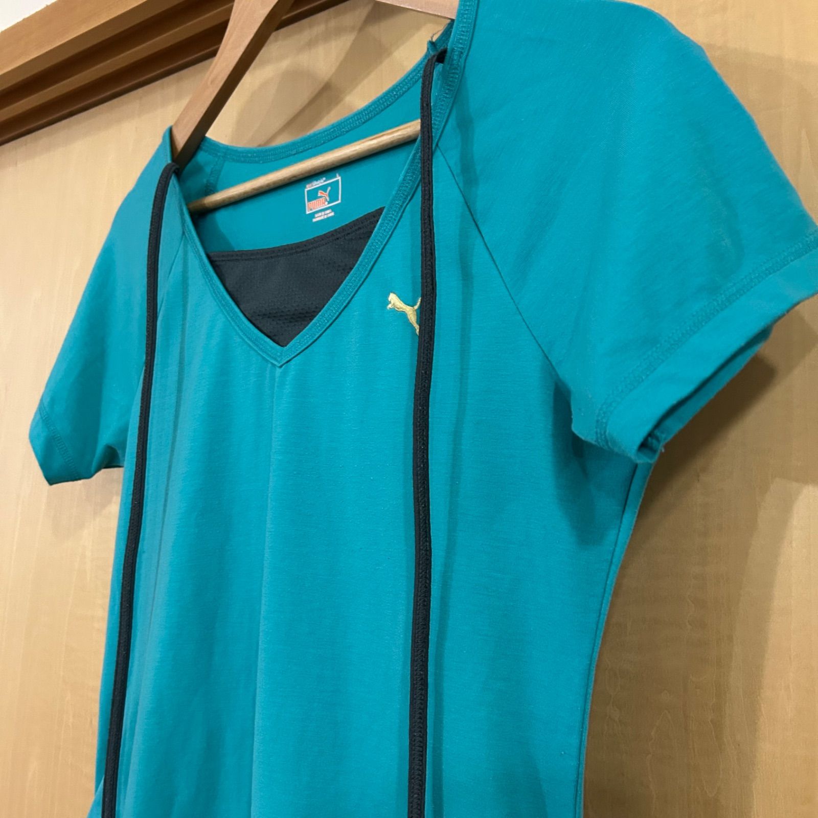 【美品】プーマ　スポーツTシャツ　Vネック　スポーツミックス Puma プーマ フィットネス スポーツウェア ターコイズ Vネック T