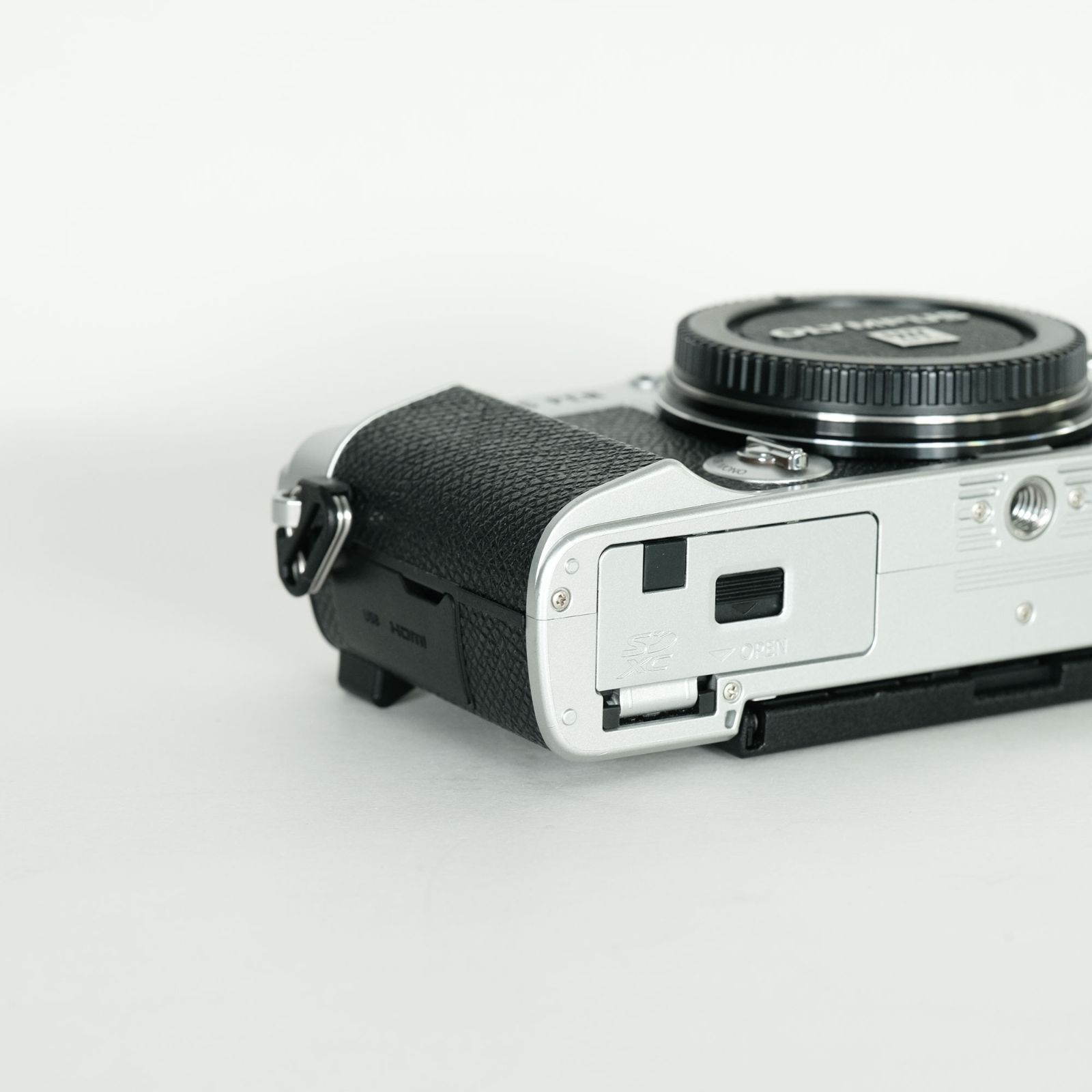 展示品 OLYMPUS ミラーレス一眼カメラ PEN E-PL10 EZダブルズーム