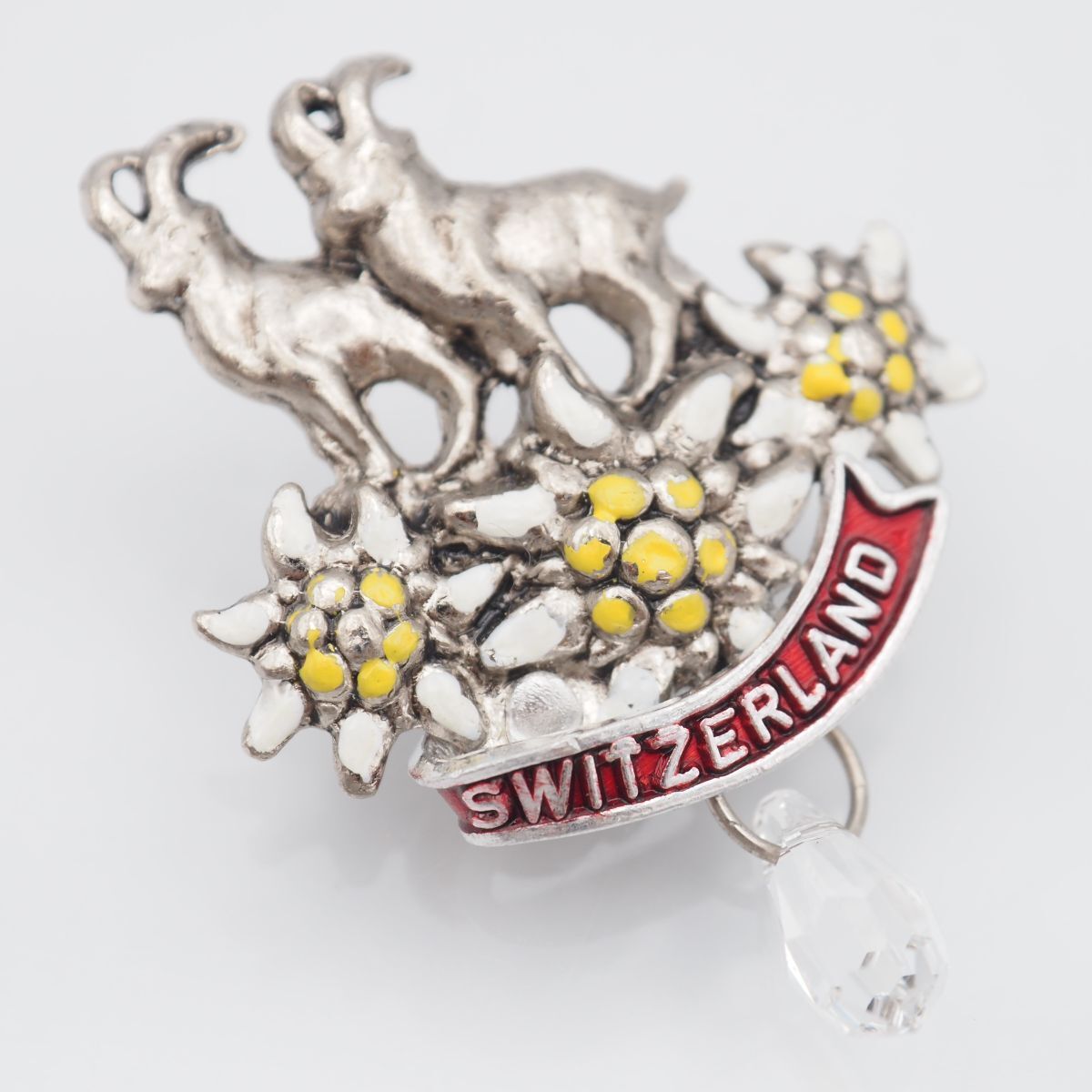 激レアデザイン☆Austria☆フロスト☆アップルデザインブローチ The key to your story, crafted in silver and opal 𓋹 | Facebook