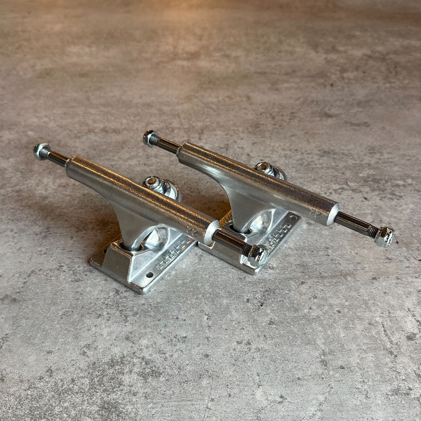 バサースユナイテッド SK8 DECK サタン スケート ボード DRT デプス バサースユナイテッド SK8 DECK サタン スケート ボード DRT