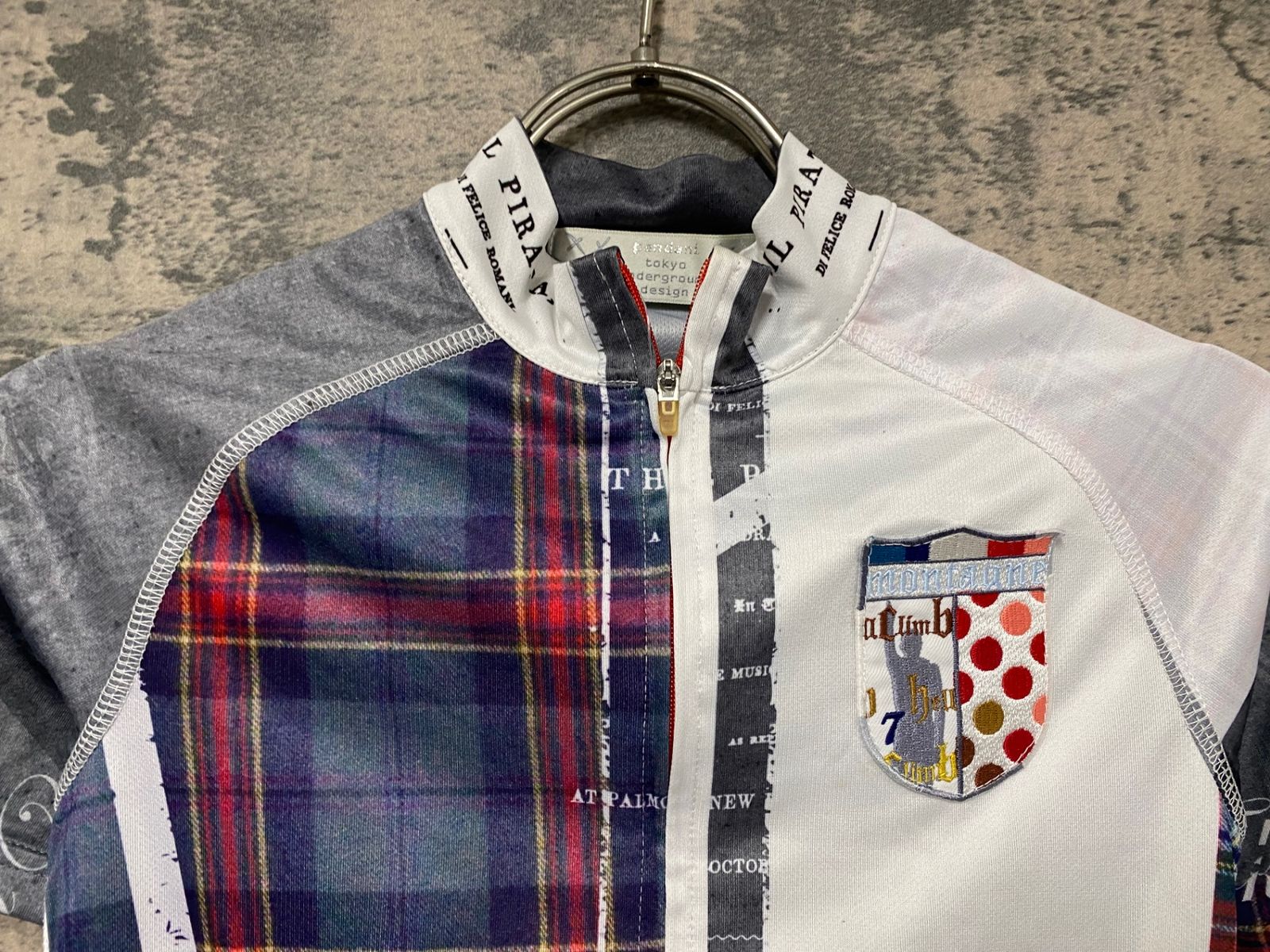 ☆半額　新品☆定価19,613　XL　半袖 サイクル　白、グレー系　 パンダーニ ☆半額新品☆定価19,613Lサイクル半袖イエロー系 パンダーニ