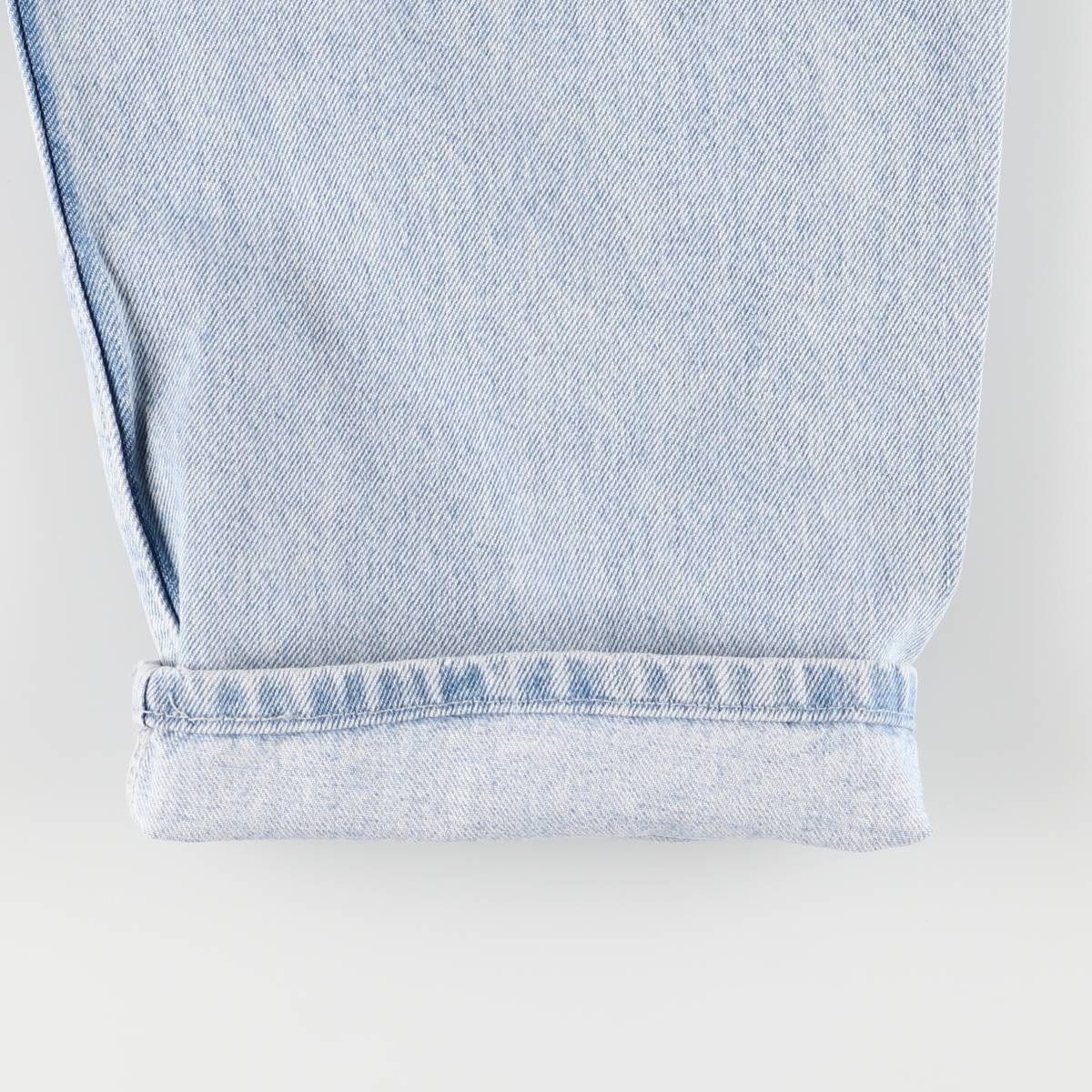 テーパードデニムパンツ