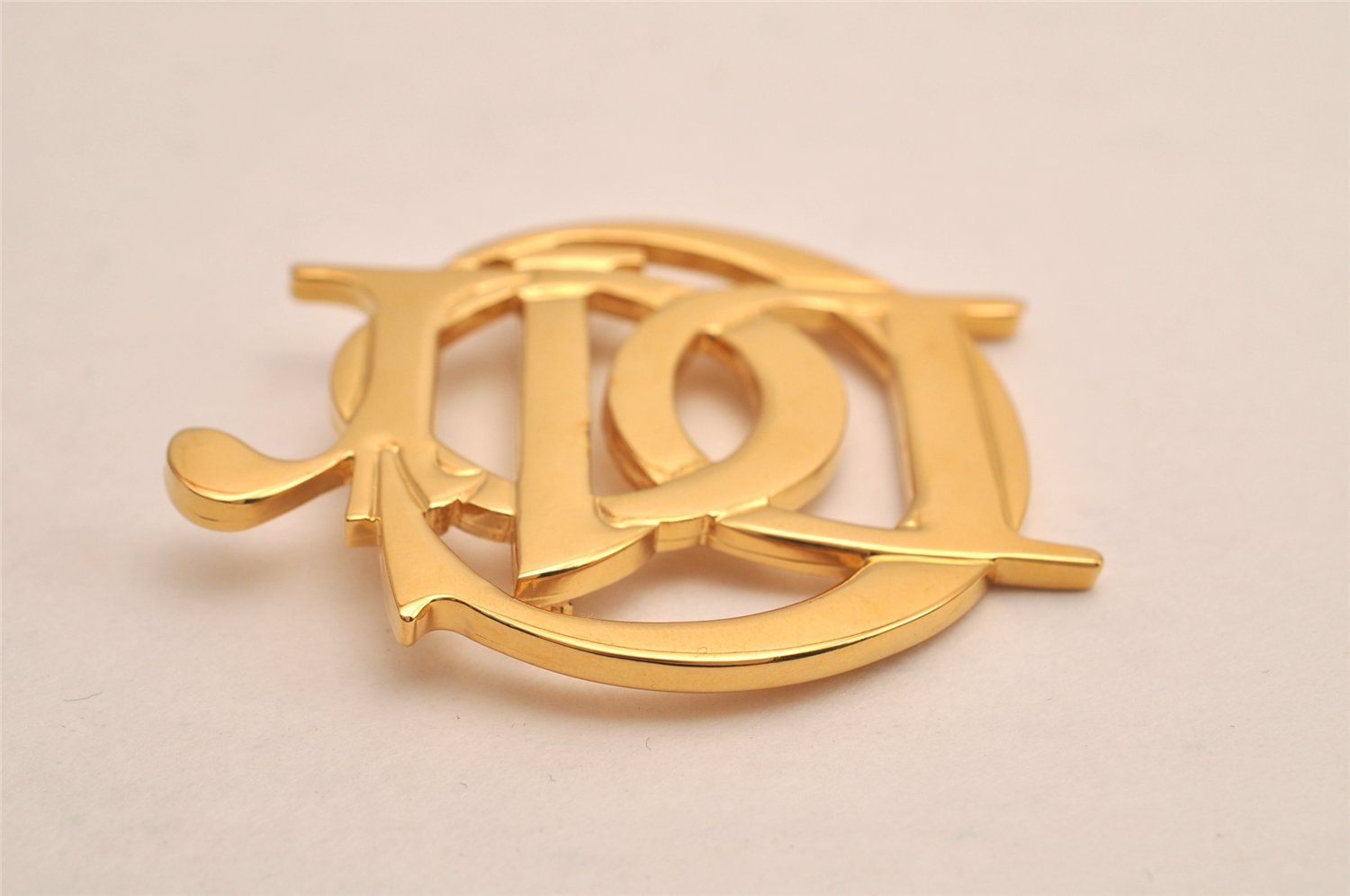 Christian Dior CDロゴ ゴールドブローチ ビンテージ ディオール Christian Dior CDロゴ ゴールドブローチ ビンテージ ディオール