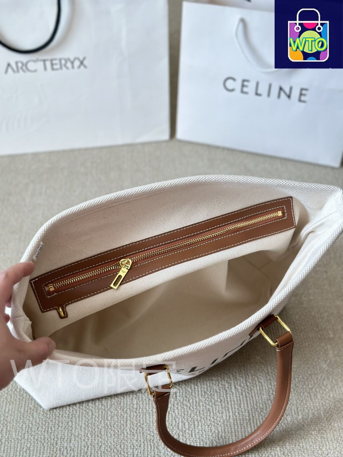 Celine] キャンバス ショッピングトートバッグ - リサ着用モデル