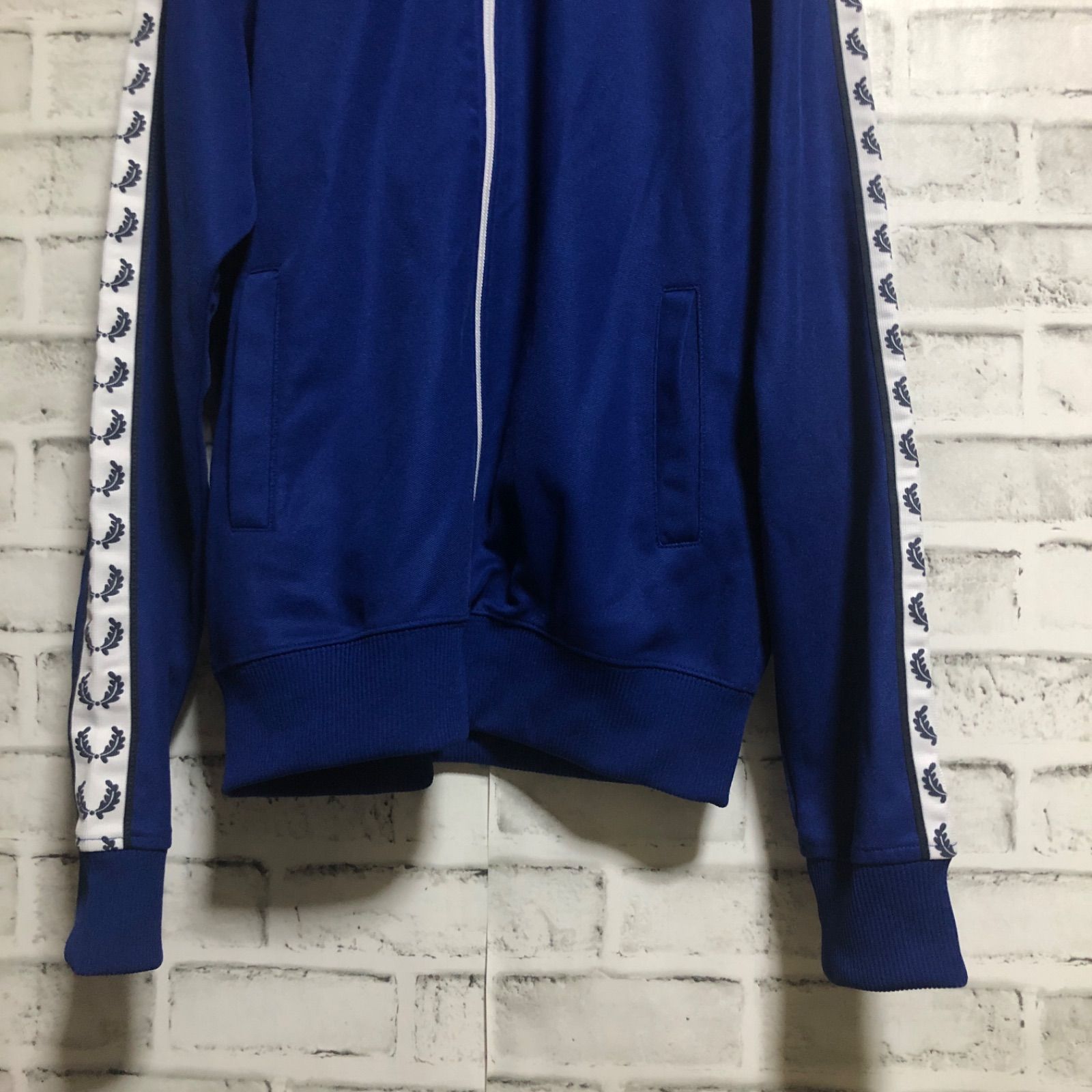 Fred Perryトラックジャケット 刺繍テープ月桂樹 サイドテープ　古着 FRED PERRY - Fred Perry⭐️トラックジャケット 刺繍ロゴ