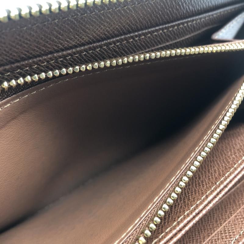 VUITTON