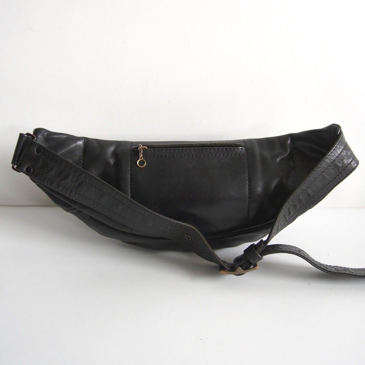 雰囲気抜群 KADOYA HEAD FACTORY レザー ウエストバッグ ブラック ボディバッグ カドヤ 25100352