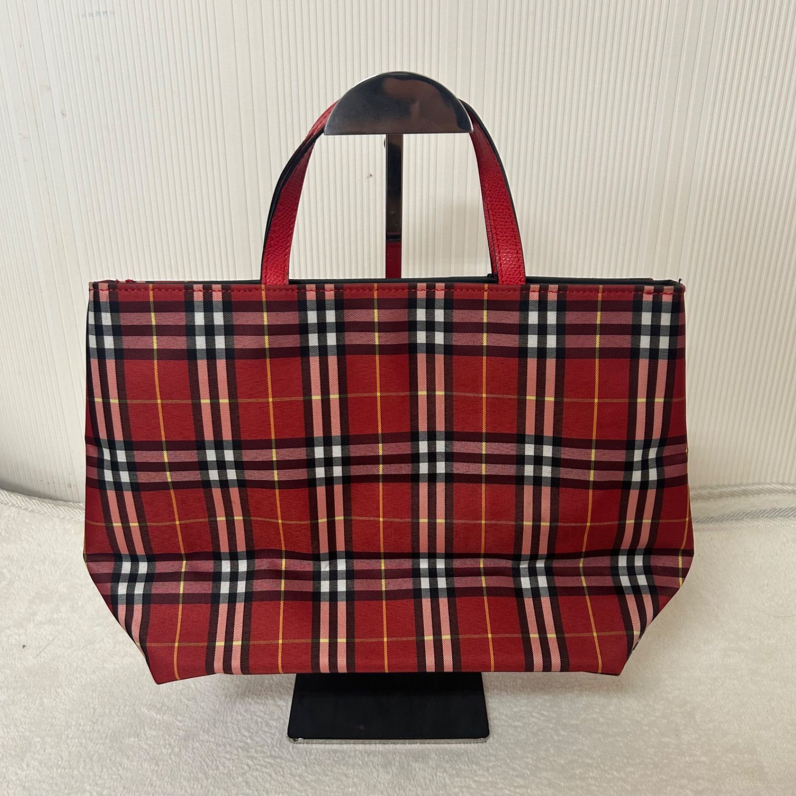 週末最終価格！バーバリー BURBERRY 赤チェック トートバッグ - メルカリ