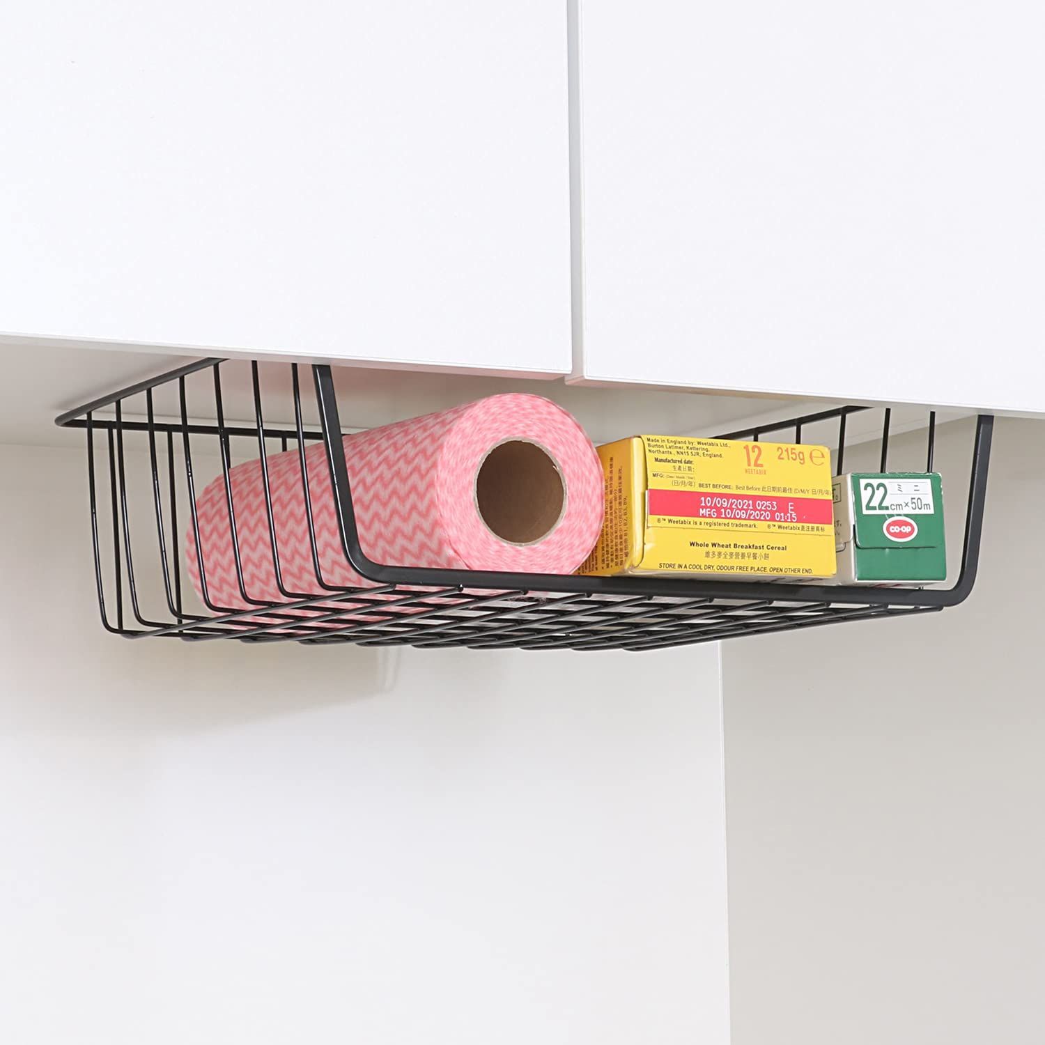 【人気商品】ワイヤーバスケット 吊り下げ ラップホルダー キッチン 収納ラック Mサイズ ブラック ワイヤーかご 吊り戸棚下ラック 731-29 アストロ