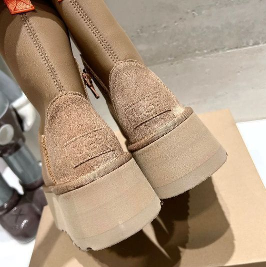 【人気商品・新品未使用】大人気 UGG アグ ブーツ レディース クラシック ディッパー Classic Dipper 箱付RR