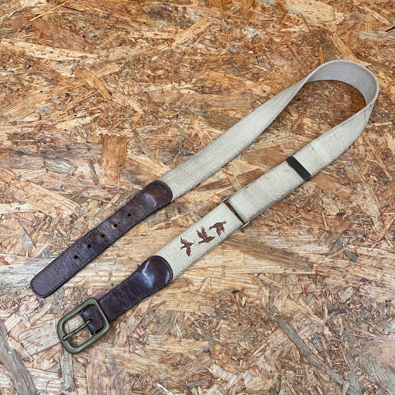 USA製 ヴィンテージ ハンティングベルト 刺繍 本革 leather belt ユーズド USED ビンテージ vintage 古着 MADE IN USA