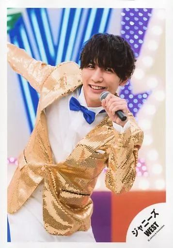 中古】生写真(ジャニーズ) ジャニーズWEST/藤井流星/膝上・衣装金・白