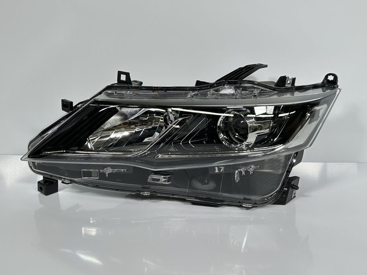 セレナ 純正ヘッドライト左 LED C27 GFC27