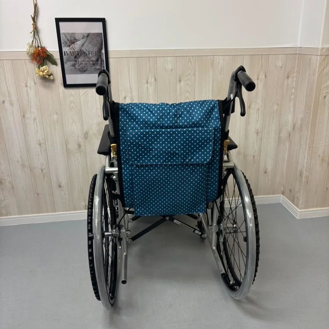 Miki 自走用 6輪 ノーパンクタイヤ 車椅子 SKT-5 品 番・自走型