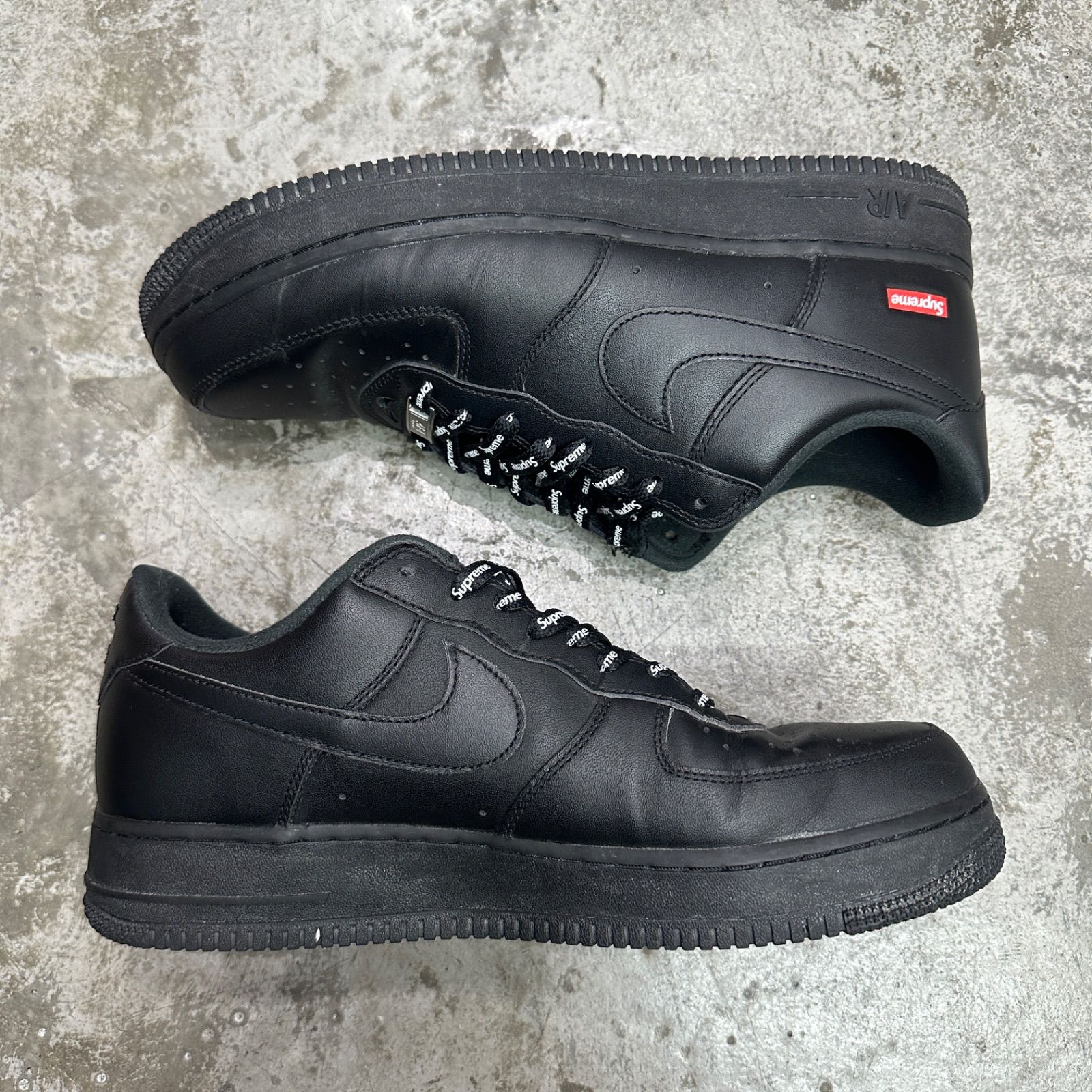 Supreme × NIKE Air Force 1 Low 