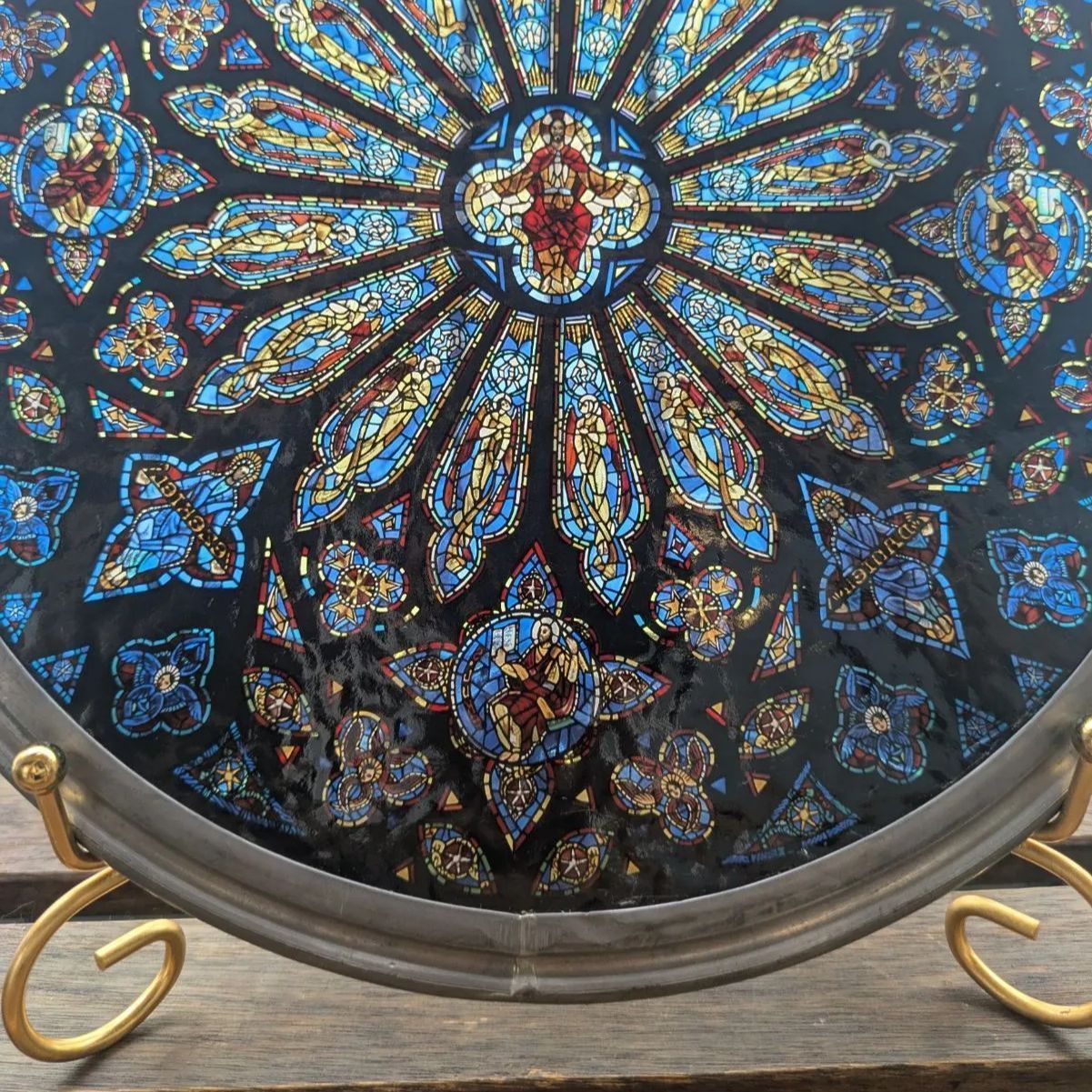 セント・ジョン・ザ・ディヴァイン大聖堂 ステンドグラス バラ窓