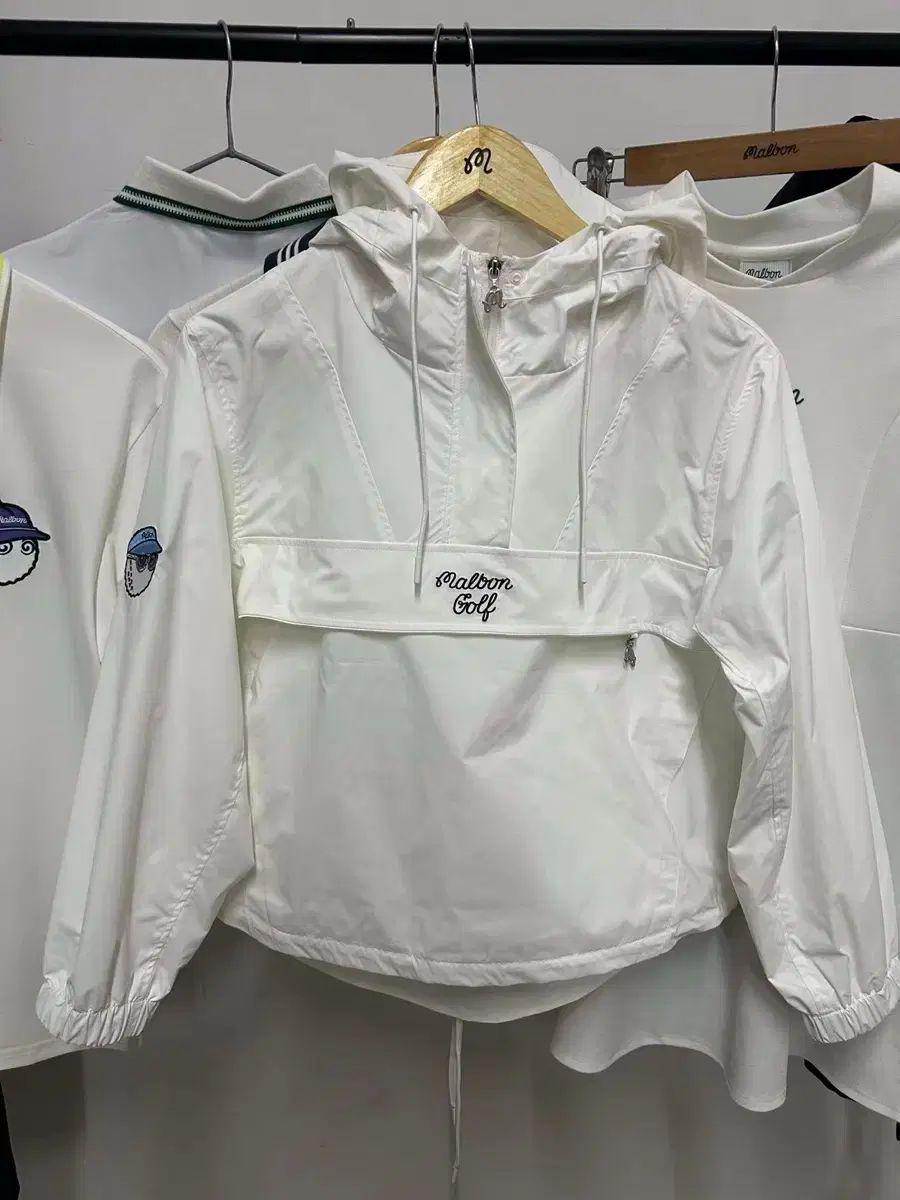 激安大特集！ MALBON マルボーンゴルフウェア レディースフーデッドジップアップウィンドブレーカー 春 秋 絶対にお買得!