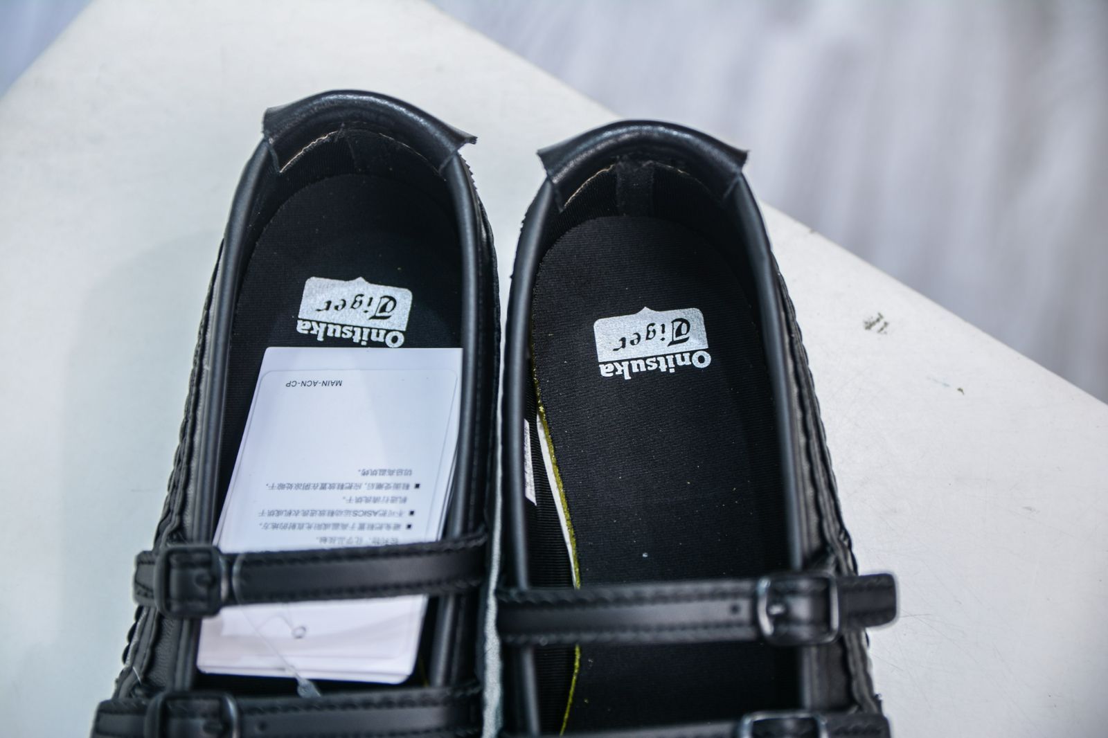 TGRS ダンスシューズ