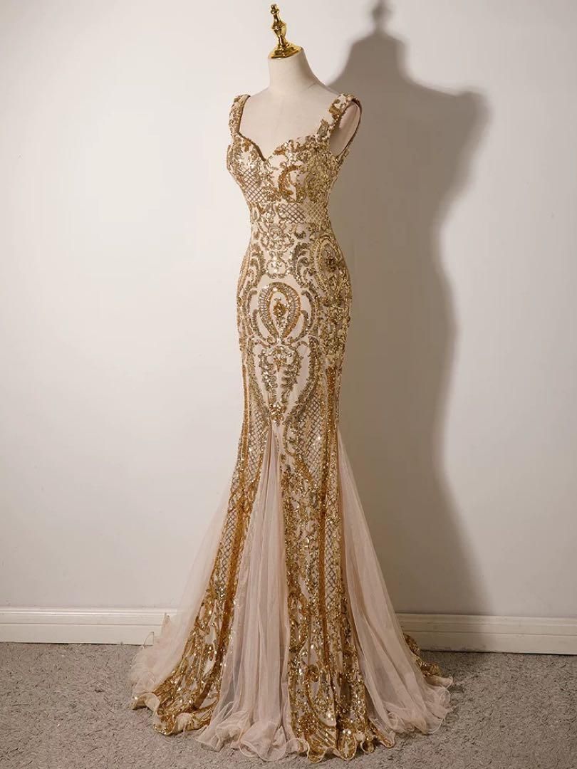 ステージ衣装にも