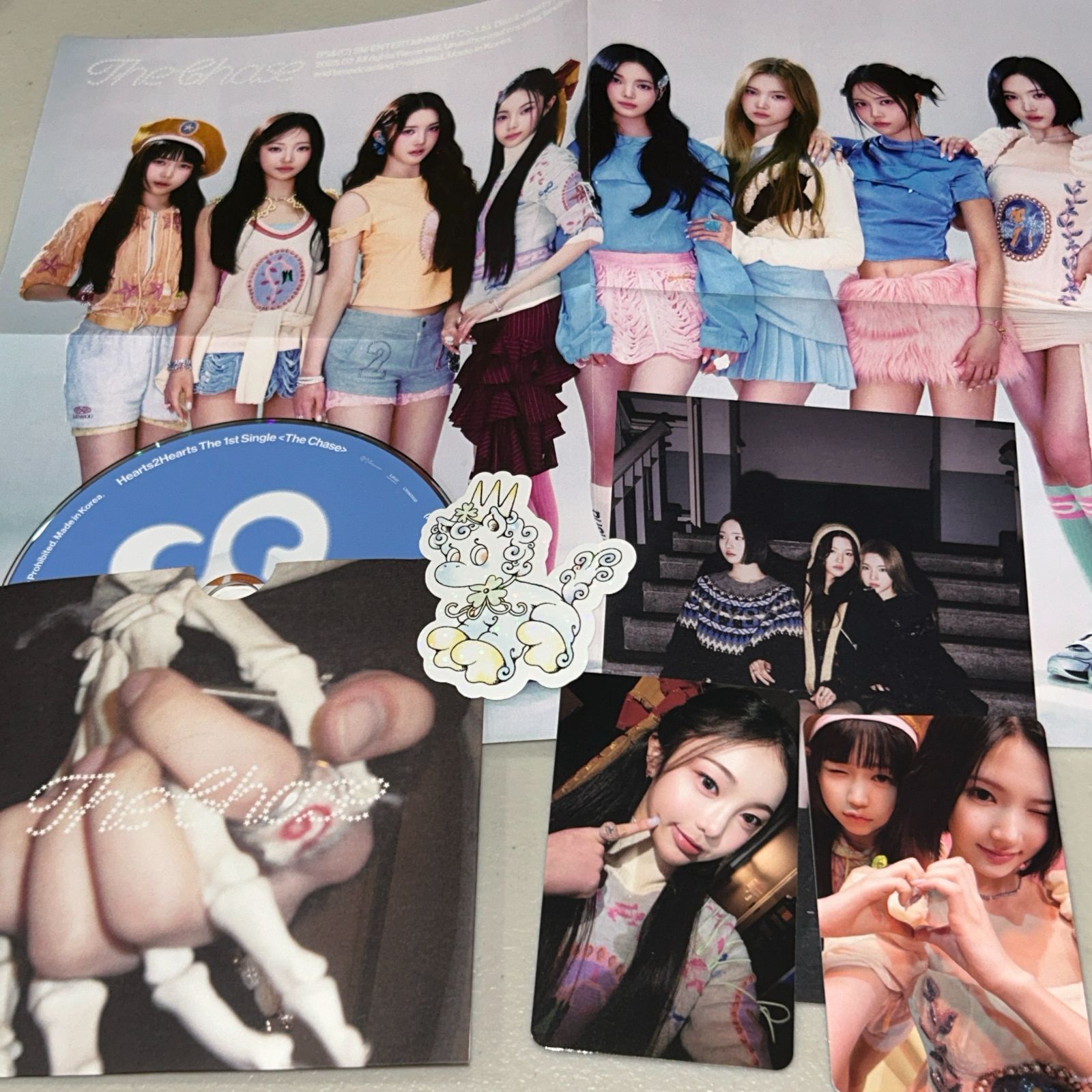 Hearts2Hearts 直筆サイン「The Chase」Photobook ver. - メルカリ