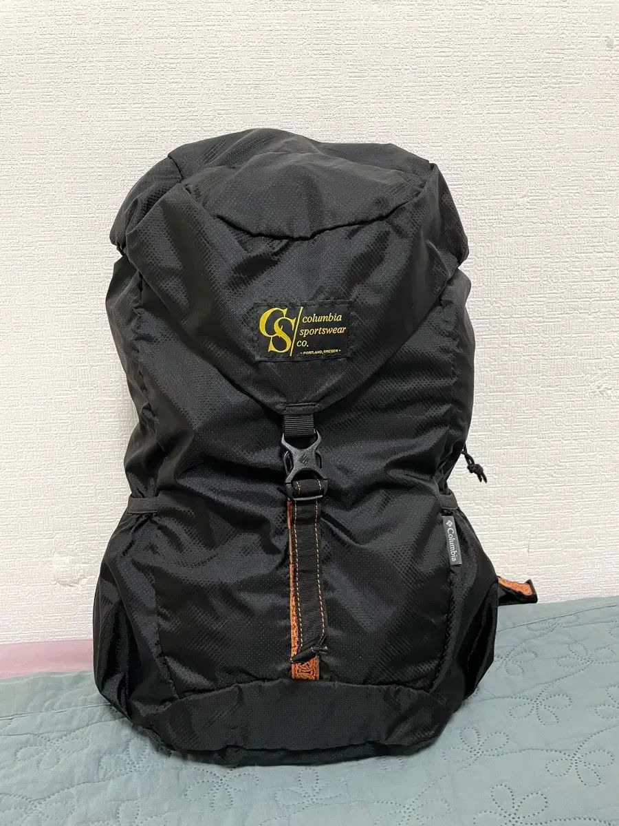コロンビア Columbia ナイロン 軽量 登山 バックパック リュックサック パッカブルポーチ o