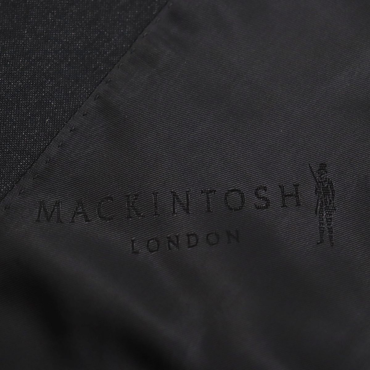 未使用品○MACKINTOSH マッキントッシュ イタリア製生地使用 ウール100