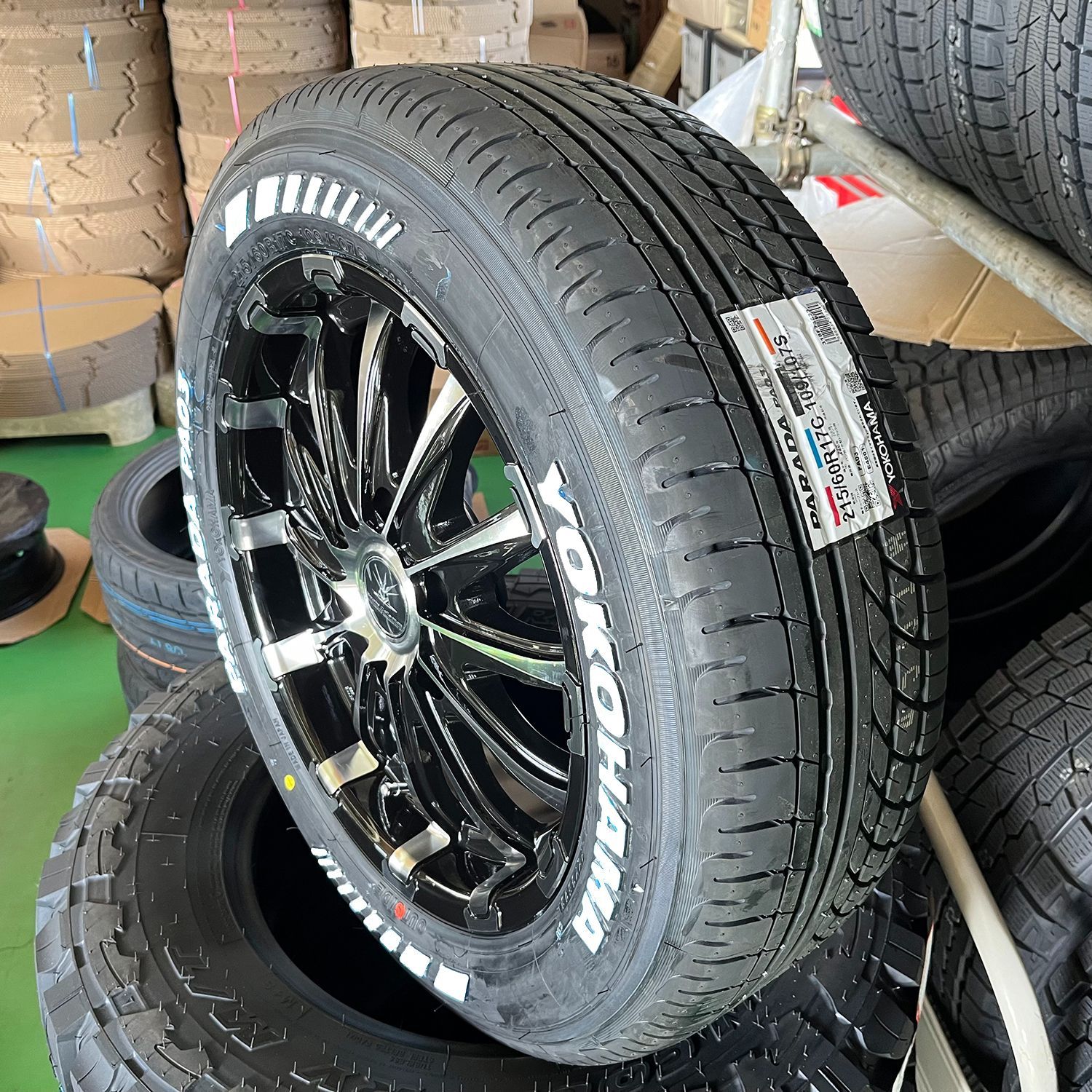 新品 ハイエース17インチ車検対応タイヤ YOKOHAMA ヨコハマ PARADA 