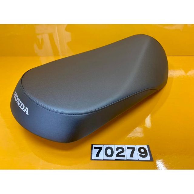 70279 新品 HONDA ホンダ タクト 純正シート 77100-GJA-J000 - メルカリ