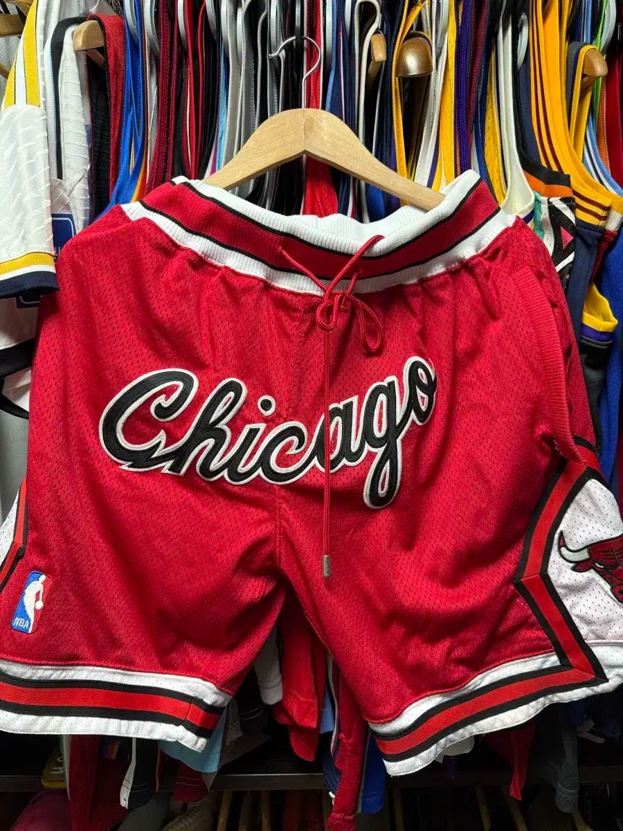 ジャストドン X ミッチェル＆ネス シカゴ ブルズ バスケット ショーツ