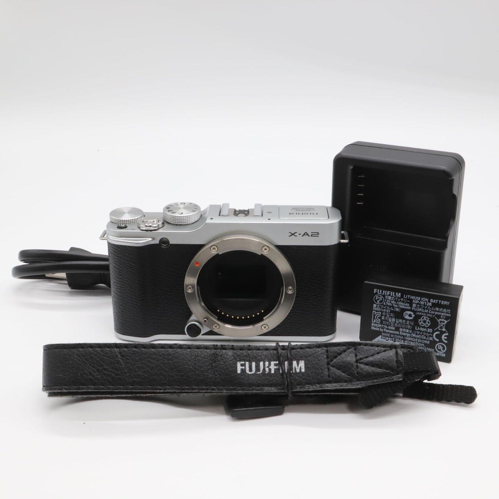 FUJIFILM ミラーレス一眼 X-A2 ボディ シルバー X-A2S-